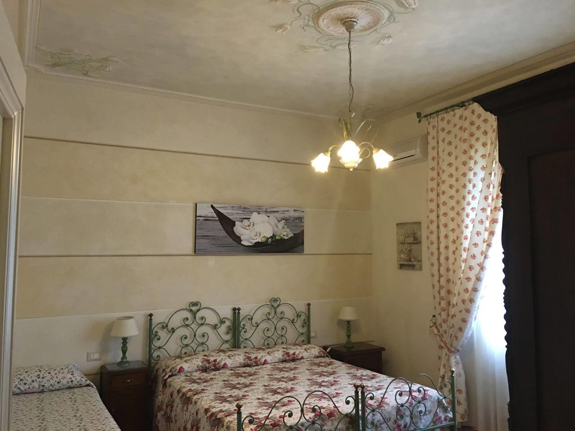 Affittacamere La Casa Di Ugo Ciglione Ngoại thất bức ảnh