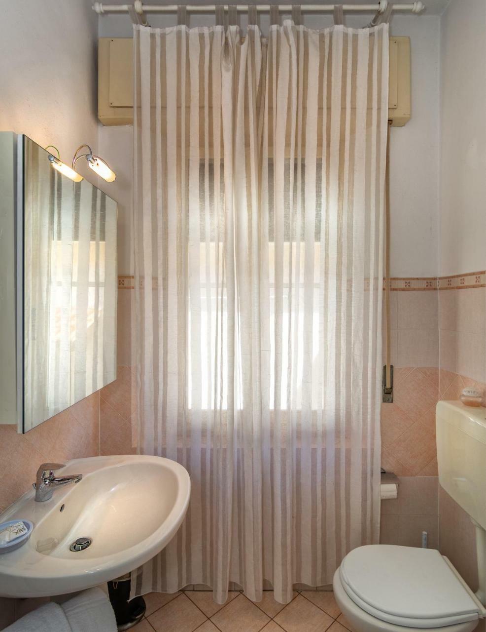 Affittacamere La Casa Di Ugo Ciglione Ngoại thất bức ảnh