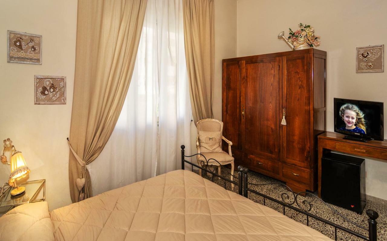 Affittacamere La Casa Di Ugo Ciglione Ngoại thất bức ảnh