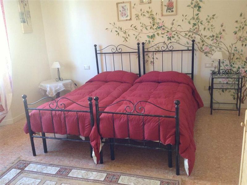 Affittacamere La Casa Di Ugo Ciglione Ngoại thất bức ảnh