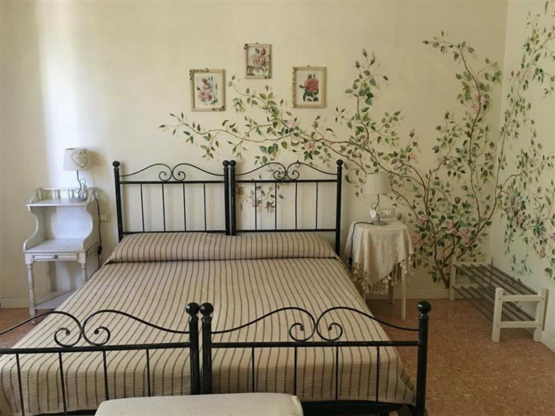 Affittacamere La Casa Di Ugo Ciglione Ngoại thất bức ảnh